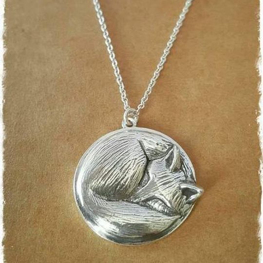 Sleeping fox necklace